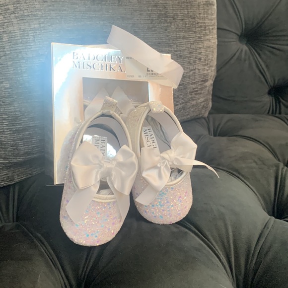 Badgley Mischka - White Glitter Ballet Infant Girls Shoes - Size 3 - New in Box - Picture 16 of 16